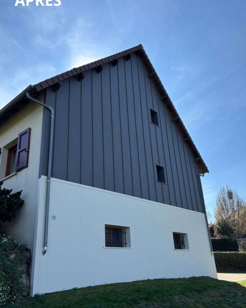 Chantier réalisé par Ecothermic, entreprise d'isolation par l'extérieur, située à Aurillac dans le Cantal.