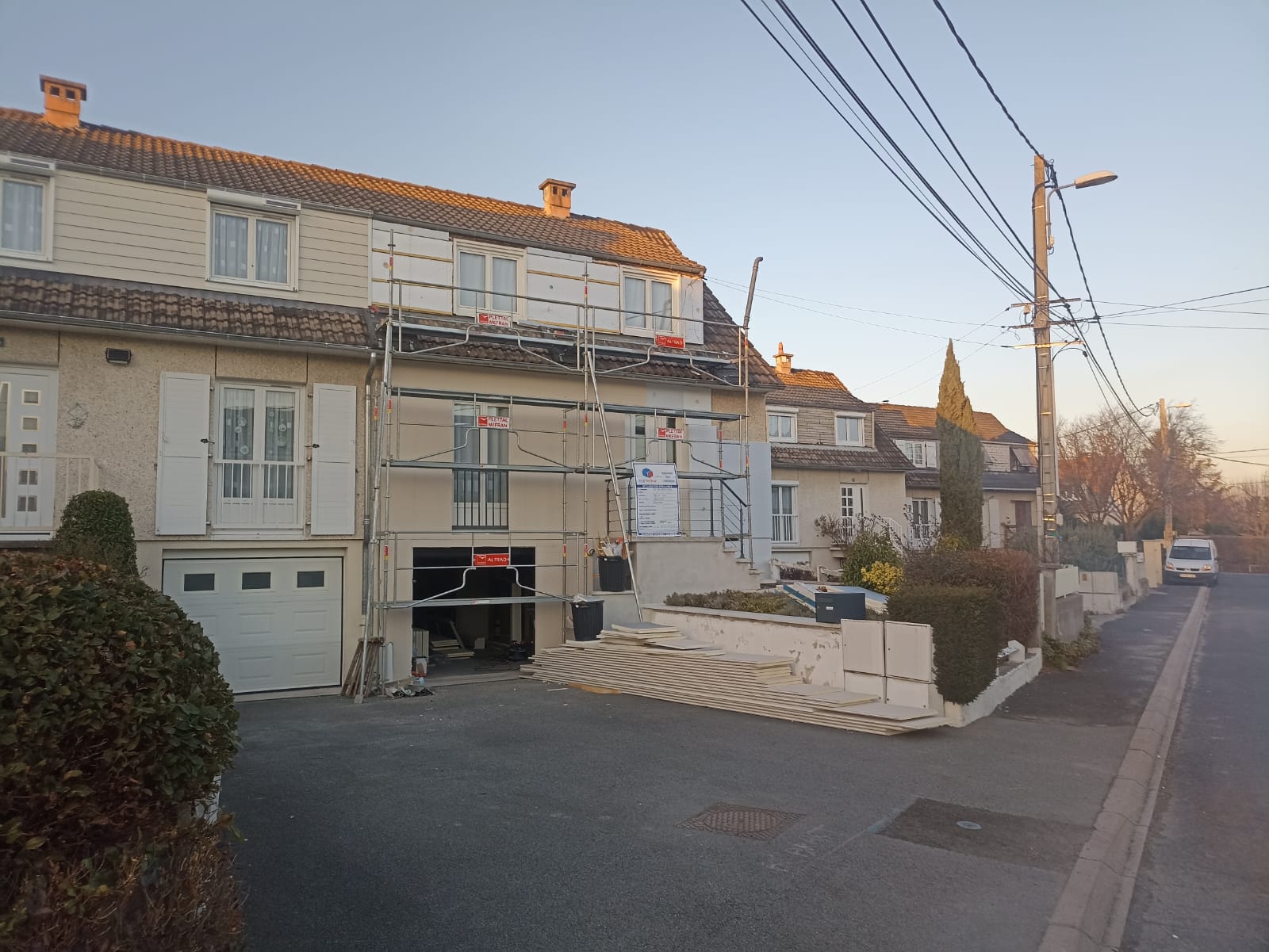 Pose par Ecothermic d'une isolation par l'extérieur à Riom dans le Puy de Dome