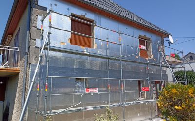 Ecothermic : Isolation par l’extérieur finition crépi tuffeau blond : un résultat à la fois esthétique et performant à Mauriac dans le Cantal