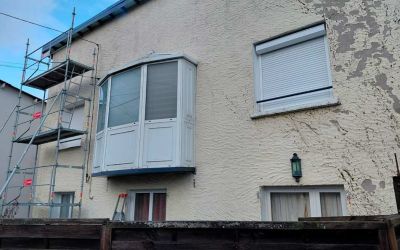 Ecothermic pose de panneaux isolants 32 mm, finition crépi quartz brun et craie blanche à Aurillac