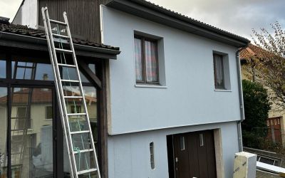 A Cournon d'Auvergne (63800) Ecothermic a posé des panneaux uniso sur une maison pour gagner en confort et en qualité de vie, en été comme en hiver.